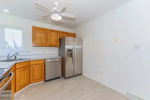 401 Deer Path, Schenectady, NY 12306 photo 23
