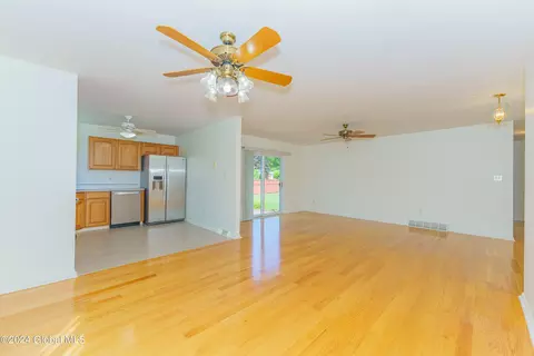 401 Deer Path, Schenectady, NY 12306 photo 18
