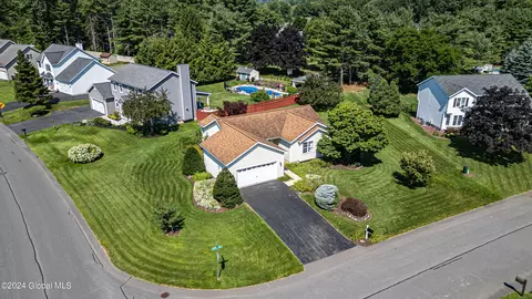 401 Deer Path, Schenectady, NY 12306 photo 5