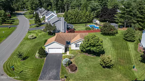 401 Deer Path, Schenectady, NY 12306 photo 3
