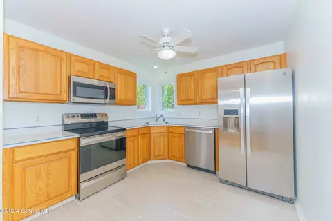 401 Deer Path, Schenectady, NY 12306 photo 22