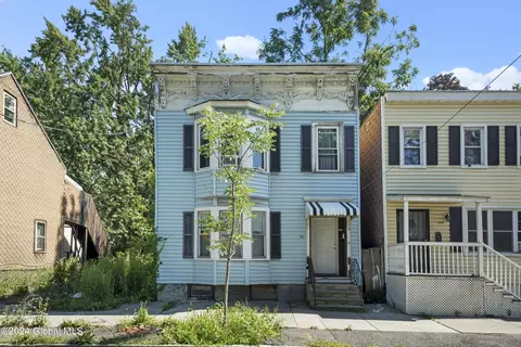 555 2nd St, Albany, NY 12206