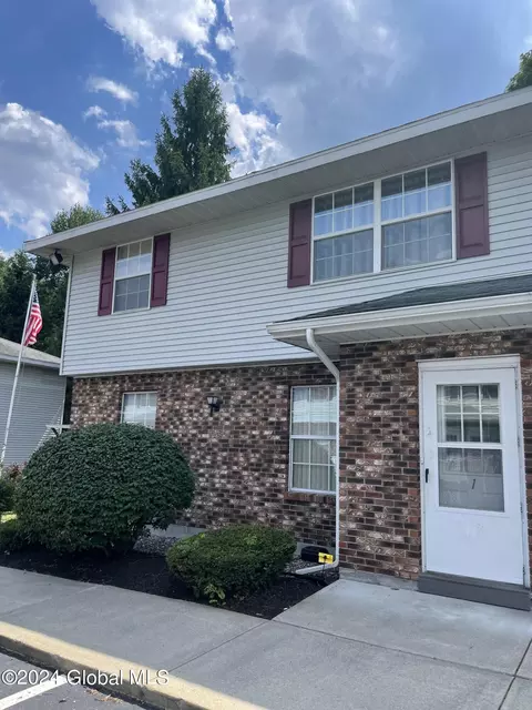 25 Pine Ln # B, Albany, NY 12203