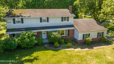 12 Conver Dr, Saratoga Springs, NY 12866