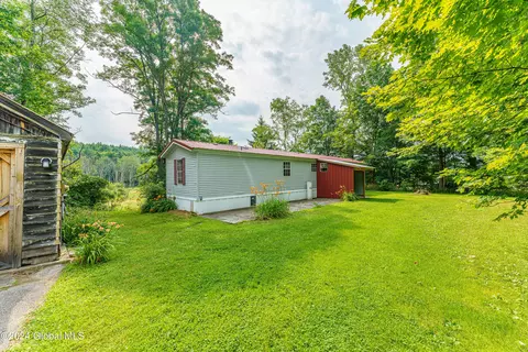 2552 State Route 22, Cambridge, NY 12816