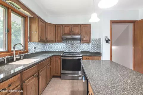 116 E Palmer Ave, Schenectady, NY 12303 photo 6