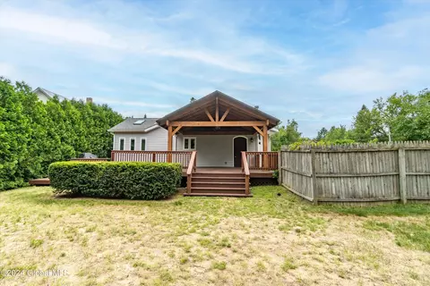 24 Russell St, Ballston Spa, NY 12020