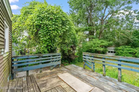 Exterior - 1119 Keyes Ave, Schenectady, NY 12309 photo 4 of 8