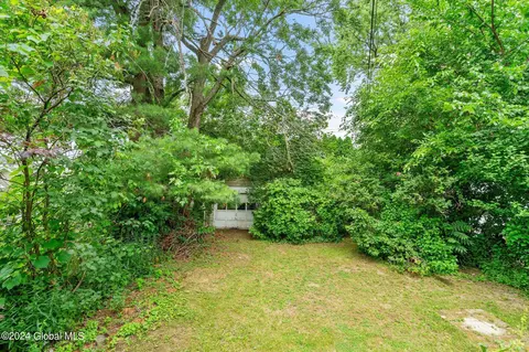 Exterior - 1119 Keyes Ave, Schenectady, NY 12309 photo 7 of 8