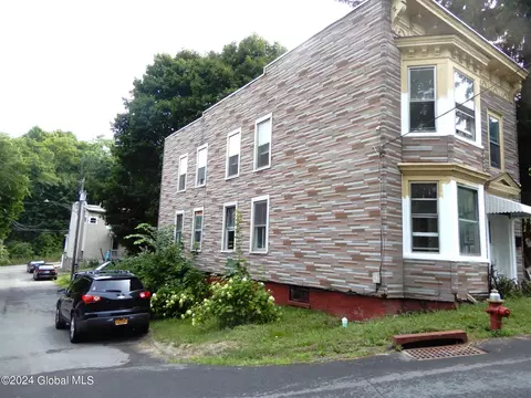 10 Mann Ave, Troy, NY 12180