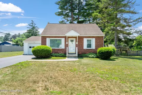 8 Loren Ave, Albany, NY 12203
