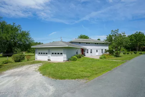 1740 Duck Pond Rd, Schodack Landing, NY 12156