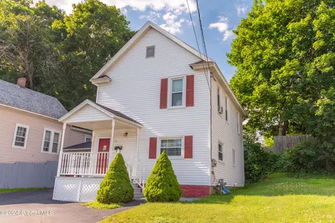 17 Fourth Ave, Gloversville, NY 12078
