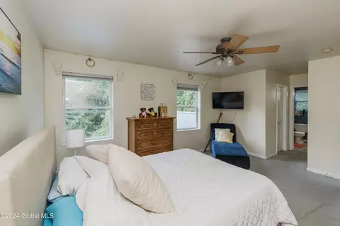 Bedroom - 57 Guideboard Rd, Waterford, NY 12188 photo 3 of 5