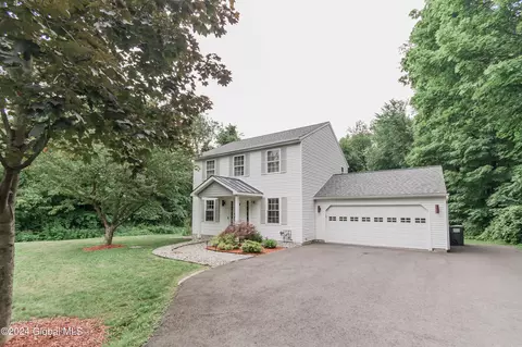 57 Guideboard Rd, Waterford, NY 12188