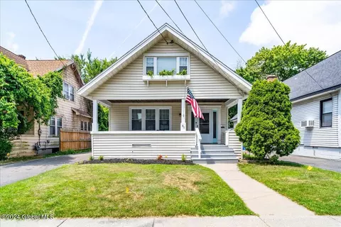 80 Eileen St, Albany, NY 12203