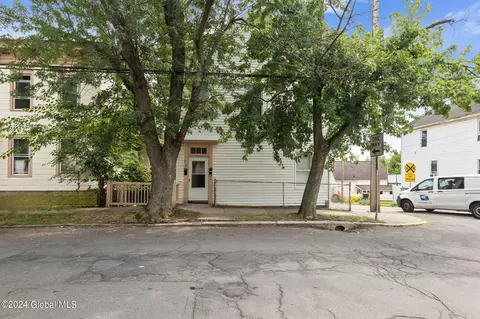 43 Lincoln Ave, Cohoes, NY 12047