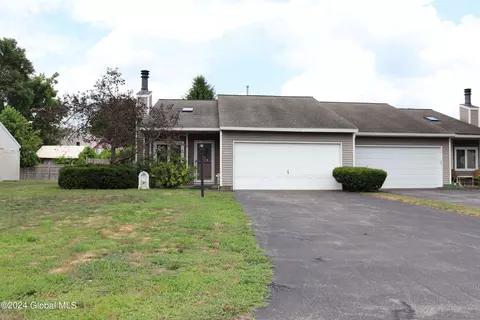 2047 Rosedale Way, Schenectady, NY 12303