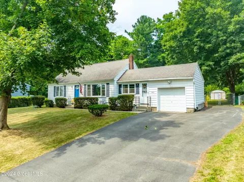 15 Fane Ct, Troy, NY 12182