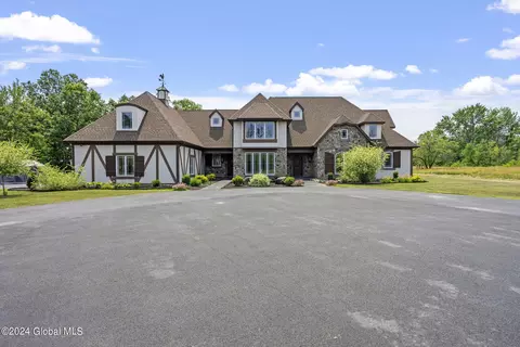 560 Boght Rd, Cohoes, NY 12047