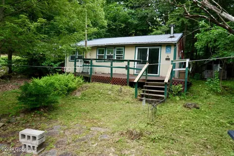 8 W Center St, Hadley, NY 12835