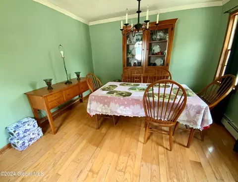 Dining - 3732 Albany St, Schenectady, NY 12304 photo 2 of 3