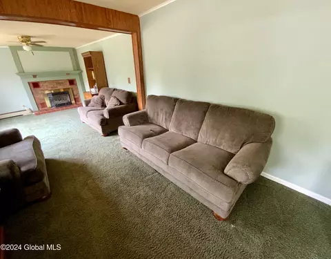 Living - 3732 Albany St, Schenectady, NY 12304 photo 3 of 4
