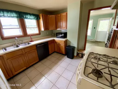 Kitchen - 3732 Albany St, Schenectady, NY 12304 photo 3 of 4