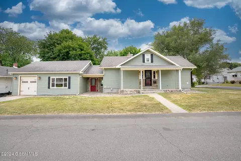 26 Vista Ave, Latham, NY 12110