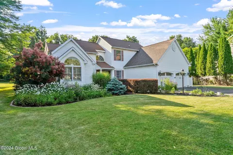 402 Pinkster Ln, Slingerlands, NY 12159