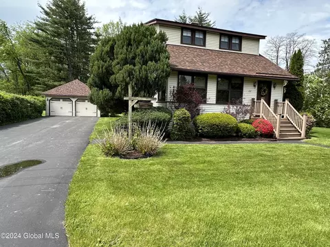 111 Prospect St, Tribes Hill, NY 12177