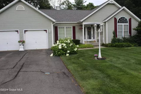 306 Autumn Run, Rotterdam, NY 12306