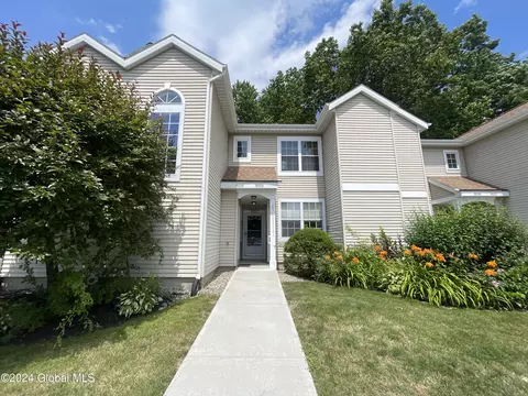 5002 Forest Point Dr, Clifton Park, NY 12065