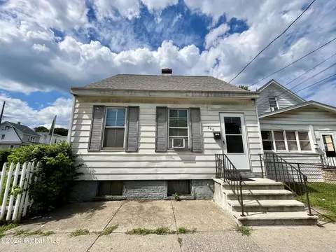 305 2nd Ave, Albany, NY 12209