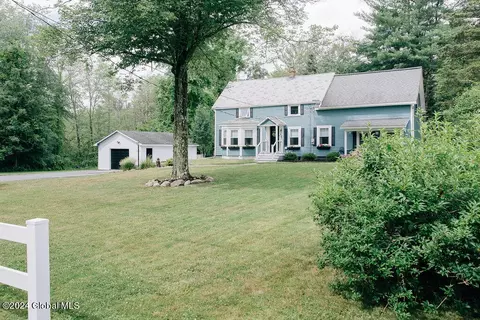 435 Swaggertown Rd, Schenectady, NY 12302