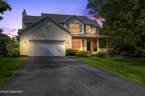 3 Doggett Coat Pl, Saratoga Springs, NY 12866