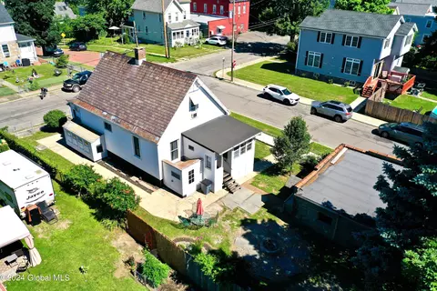 1634 5th St, Rensselaer, NY 12144