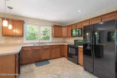 1089 Gordon Rd, Schenectady, NY 12306 photo 7