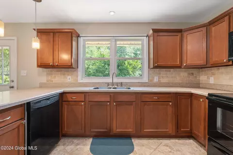 1089 Gordon Rd, Schenectady, NY 12306 photo 8