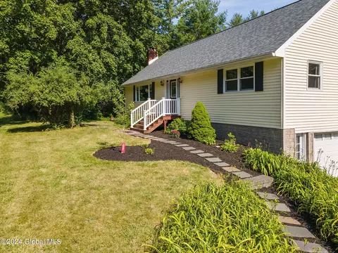 1089 Gordon Rd, Schenectady, NY 12306 photo 2