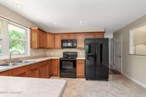 1089 Gordon Rd, Schenectady, NY 12306 photo 9