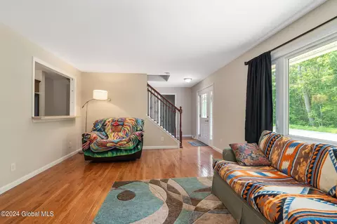 1089 Gordon Rd, Schenectady, NY 12306 photo 4
