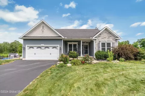 34 Googas Rd, Slingerlands, NY 12159