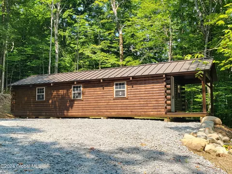 590 Mud St, Athol, NY 12810
