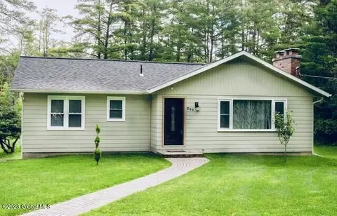 243 Bullock Rd, Slingerlands, NY 12159