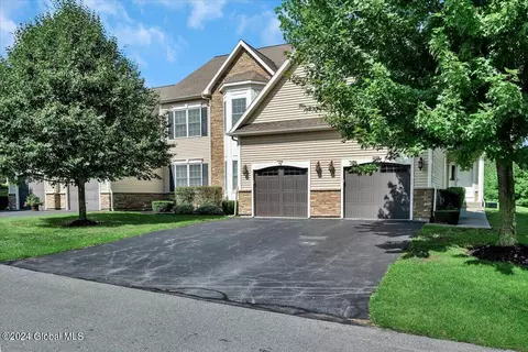 12 Beacon St, Ballston Spa, NY 12020