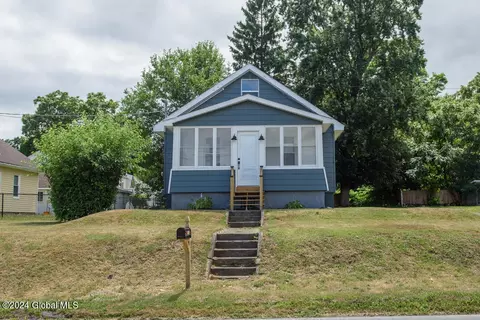 383 Vley Rd, Glenville, NY 12302