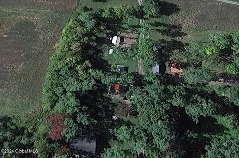 15 Locus Way, Ticonderoga, NY 12883