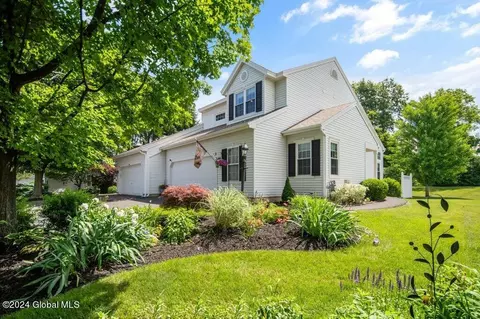 5 Hyland Cir, Troy, NY 12182