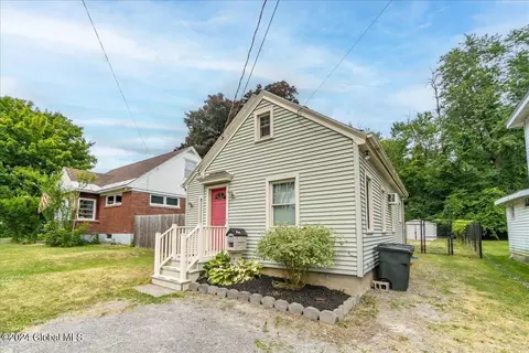 1518 Van Curler Ave, Schenectady, NY 12308